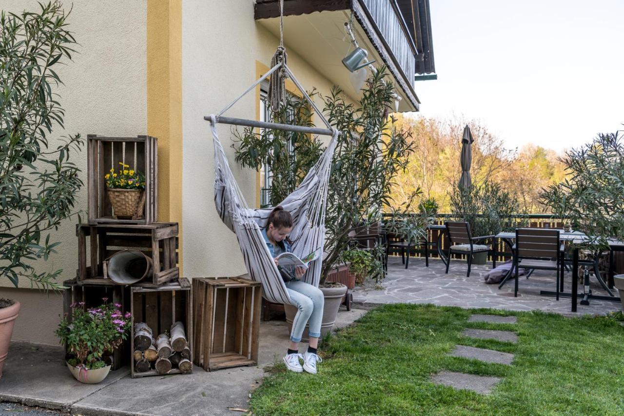 Privatzimmer Haring Kitzeck im Sausal Eksteriør billede