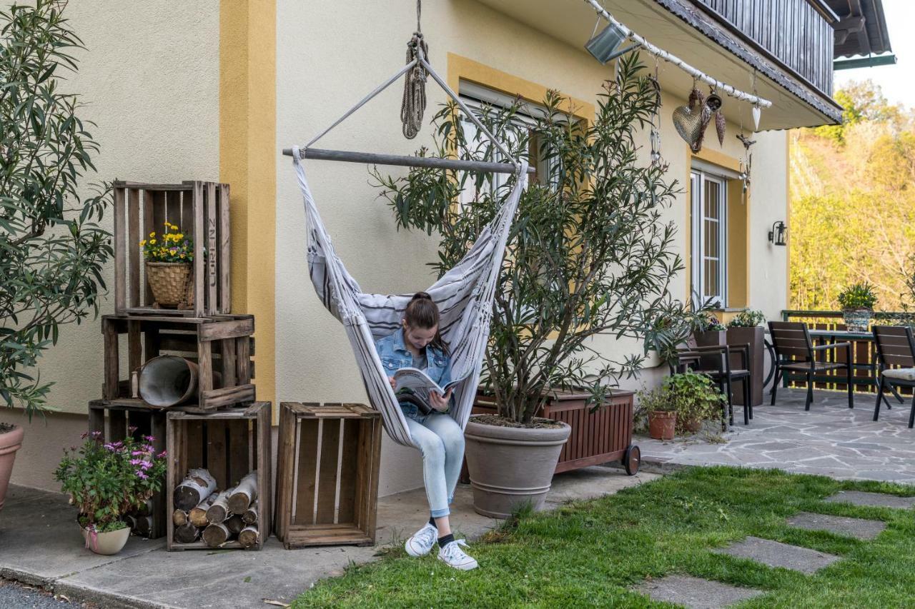 Privatzimmer Haring Kitzeck im Sausal Eksteriør billede